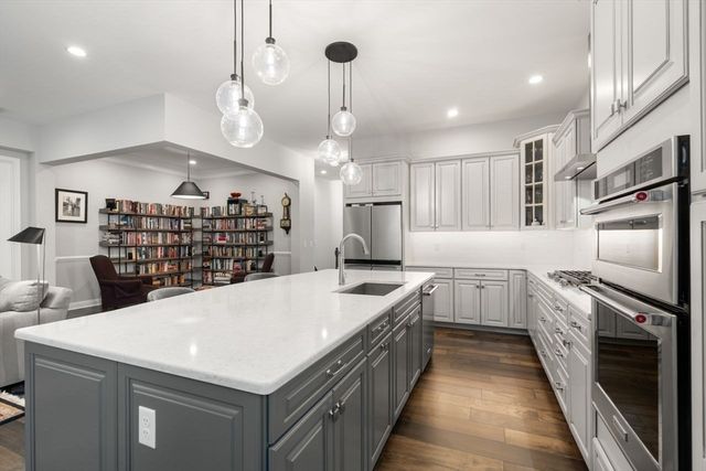 124 Glen Ellen Blvd 124, Millis, MA 02054