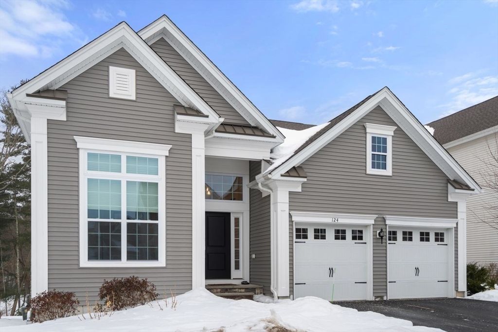 124 Glen Ellen Blvd 124, Millis, MA 02054