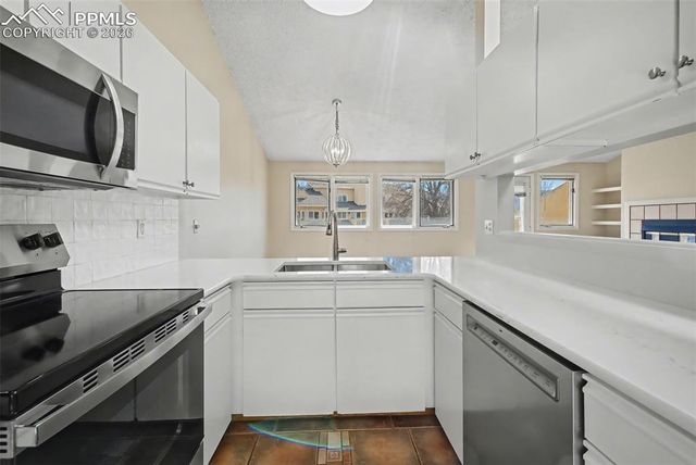 581 Observatory Drive, Colorado Springs, CO 80904