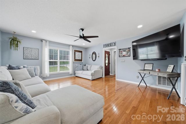 927 Victoria Avenue, Kannapolis, NC 28081