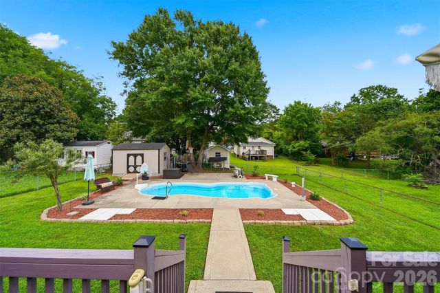 927 Victoria Avenue, Kannapolis, NC 28081