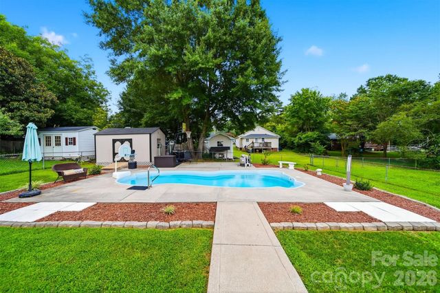 927 Victoria Avenue, Kannapolis, NC 28081