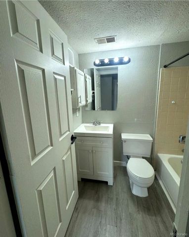 912 S Dearborn Way 20, Aurora, CO 80012