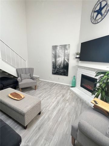 1120 Sandi, Costa Mesa, CA 92627