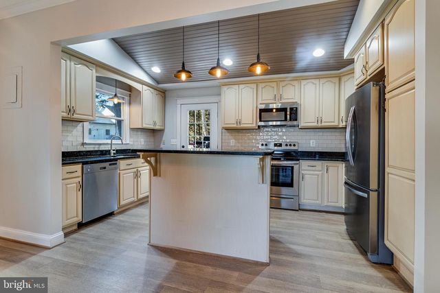 28055 OLD VILLAGE RD, Mechanicsville, MD 20659