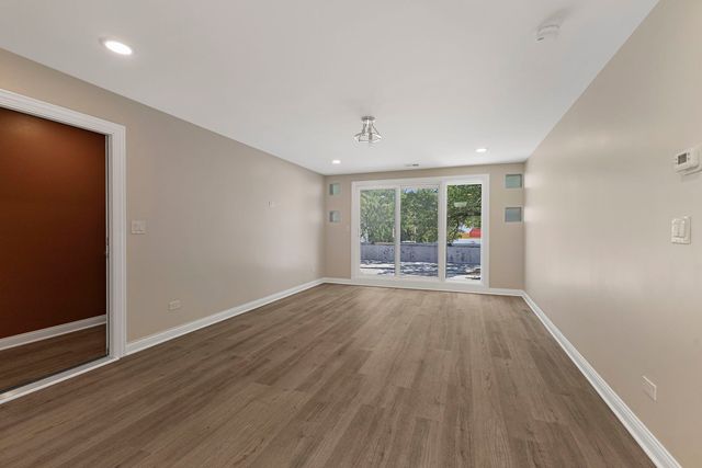 9950 S Western Avenue 2N, Chicago, IL 60643