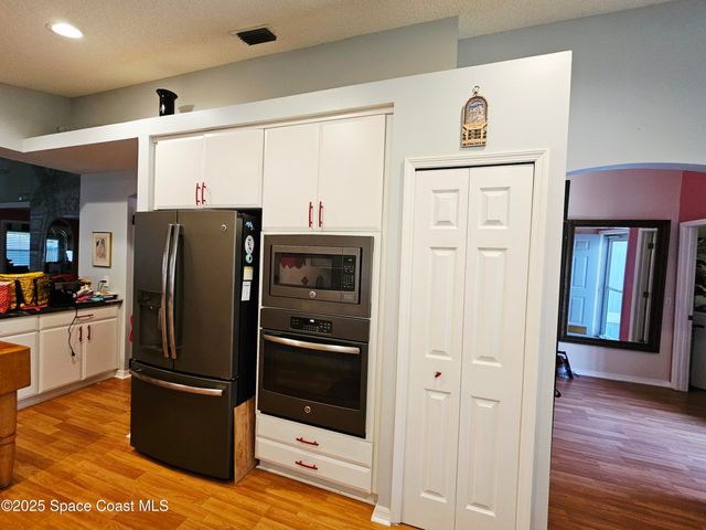 3904 Saint Armens Circle, Melbourne, FL 32934