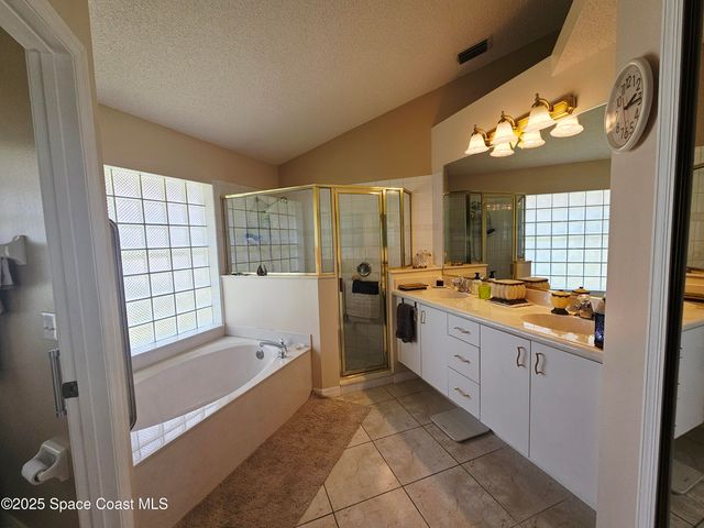 3904 Saint Armens Circle, Melbourne, FL 32934