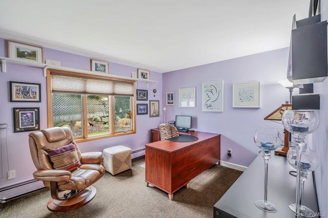 12 Oakdale Avenue, Farmingville, NY 11738