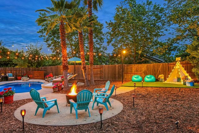 904 Agee Ct, Folsom, CA 95630