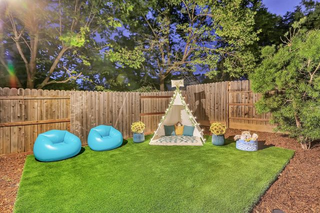 904 Agee Ct, Folsom, CA 95630
