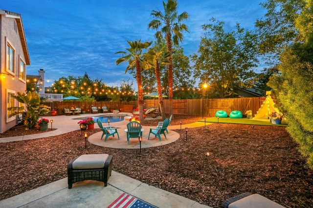 904 Agee Ct, Folsom, CA 95630