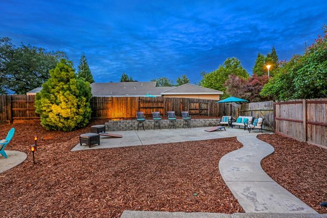 904 Agee Ct, Folsom, CA 95630