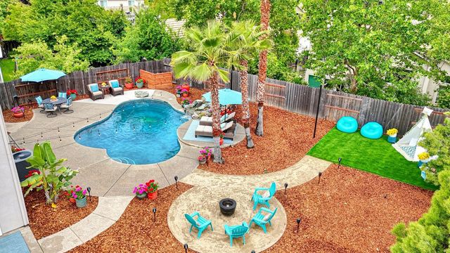 904 Agee Ct, Folsom, CA 95630