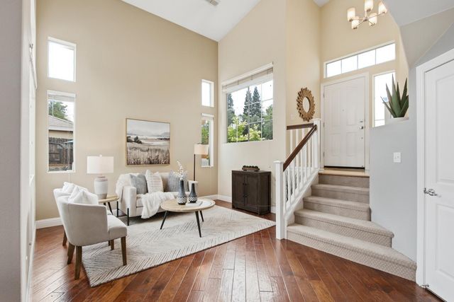 904 Agee Ct, Folsom, CA 95630