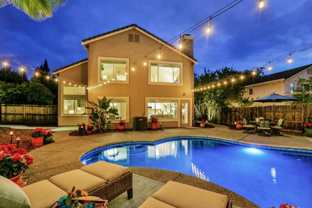 904 Agee Ct, Folsom, CA 95630