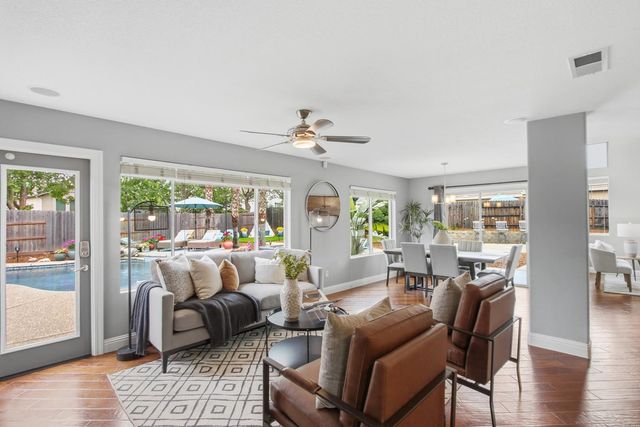 904 Agee Ct, Folsom, CA 95630