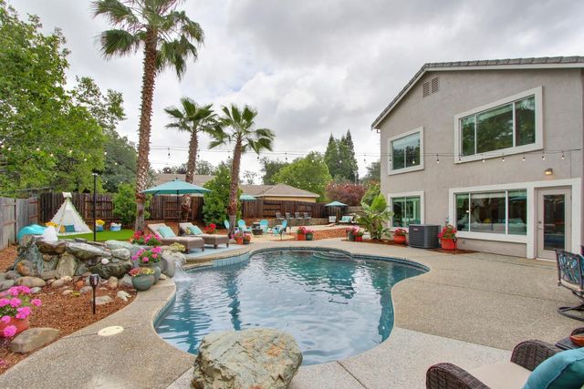 904 Agee Ct, Folsom, CA 95630