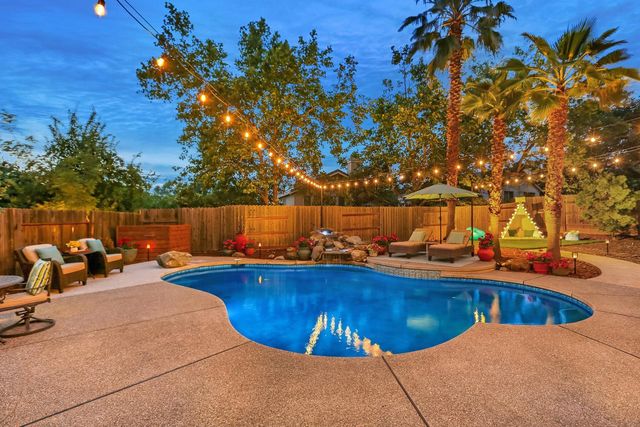 904 Agee Ct, Folsom, CA 95630