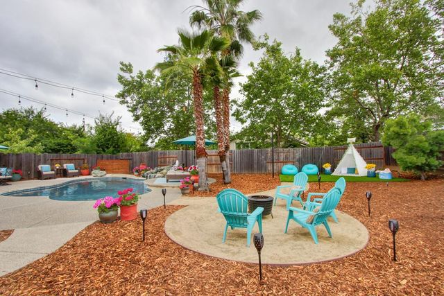 904 Agee Ct, Folsom, CA 95630