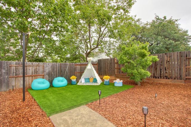 904 Agee Ct, Folsom, CA 95630