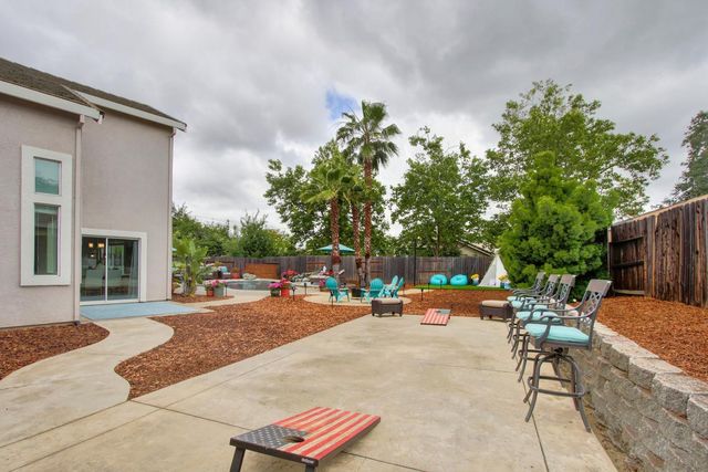 904 Agee Ct, Folsom, CA 95630