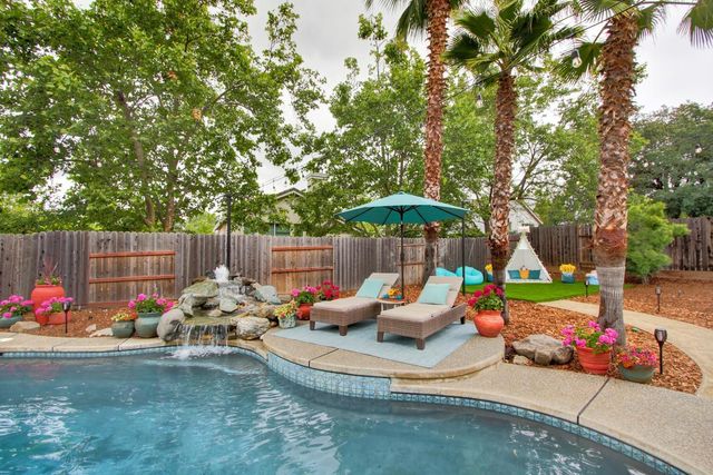 904 Agee Ct, Folsom, CA 95630