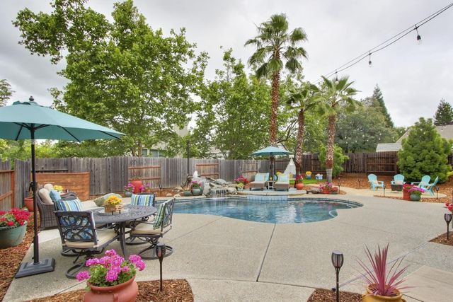 904 Agee Ct, Folsom, CA 95630