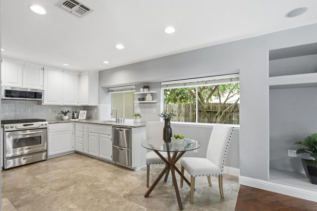 904 Agee Ct, Folsom, CA 95630