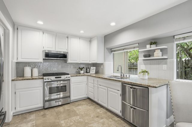 904 Agee Ct, Folsom, CA 95630
