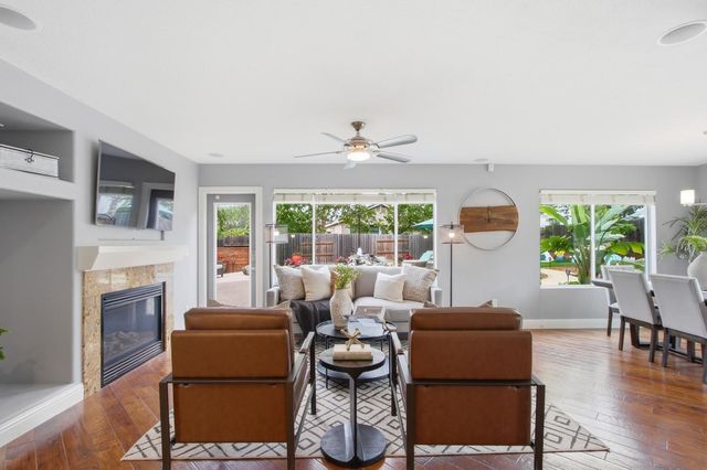 904 Agee Ct, Folsom, CA 95630