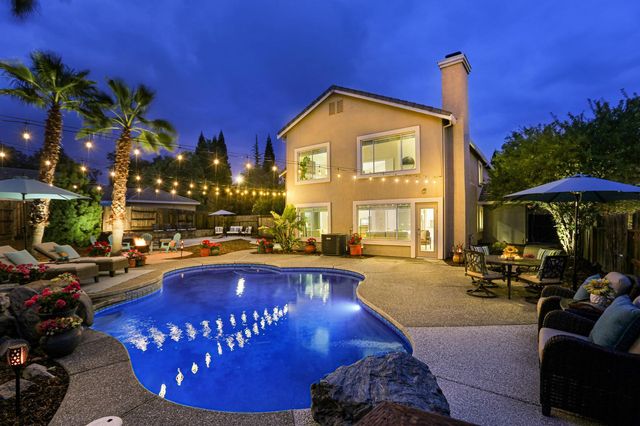 904 Agee Ct, Folsom, CA 95630