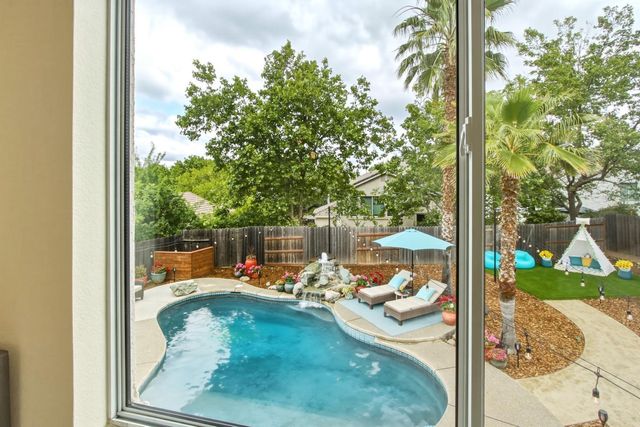 904 Agee Ct, Folsom, CA 95630