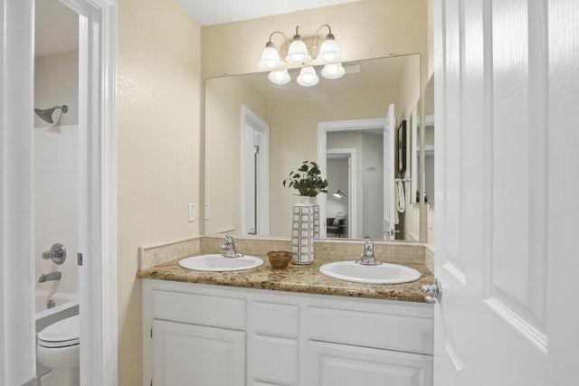 904 Agee Ct, Folsom, CA 95630