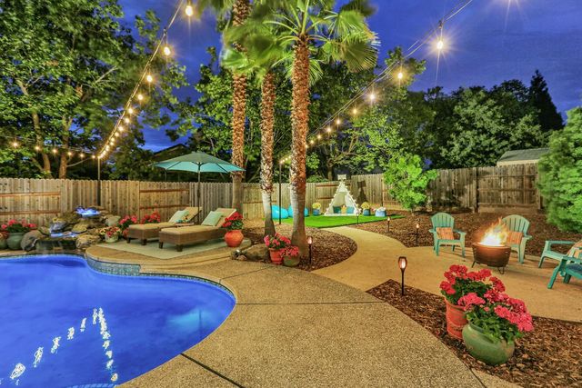904 Agee Ct, Folsom, CA 95630