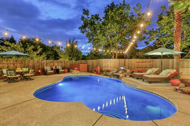 904 Agee Ct, Folsom, CA 95630