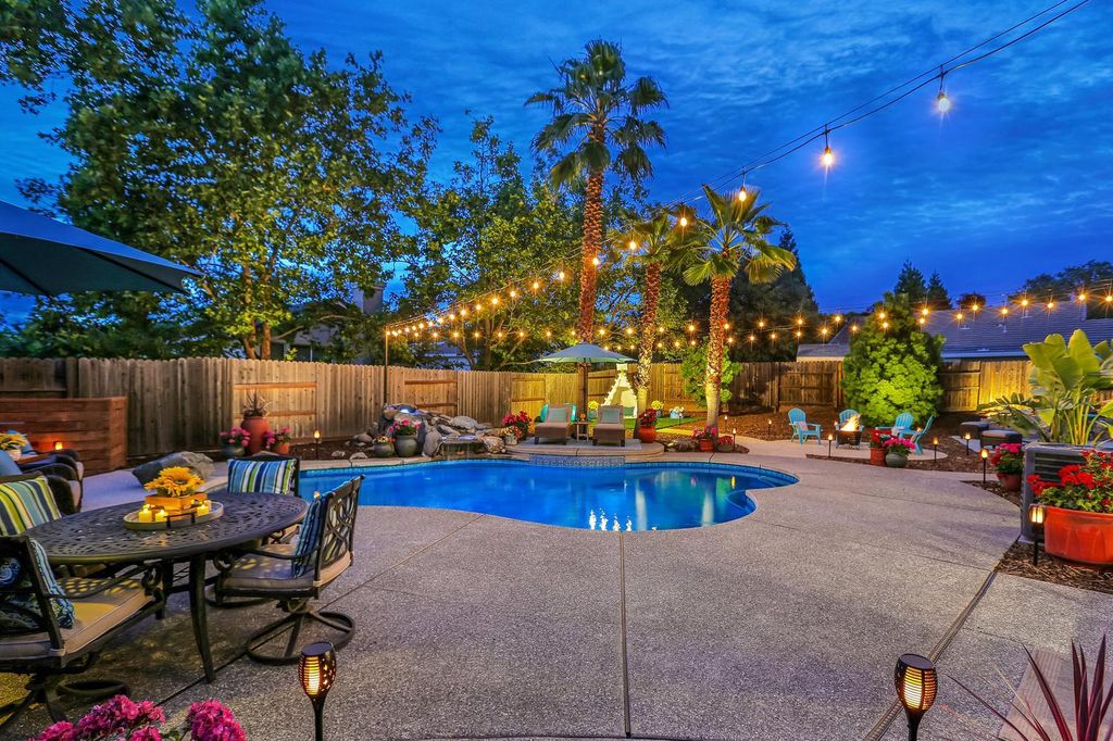 904 Agee Ct, Folsom, CA 95630