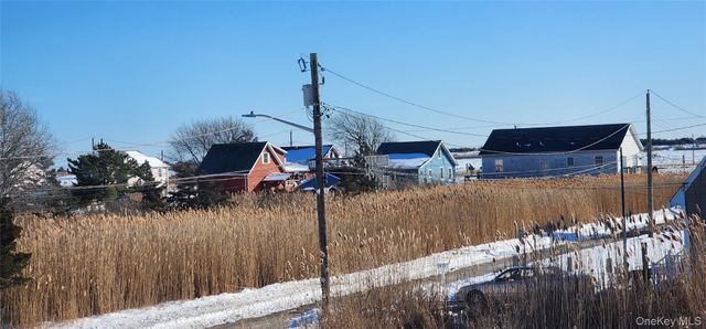 22 Blue Point Road, Mastic Beach, NY 11951