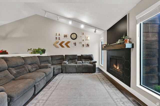 3163 N 100 W, North Ogden, UT 84414