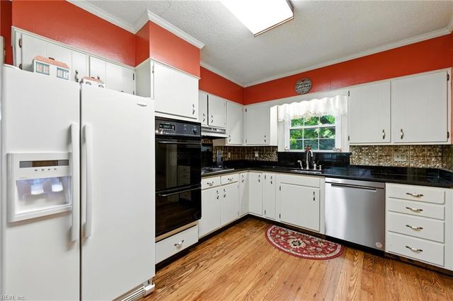 106 Edgewood AVE, Suffolk, VA 23434