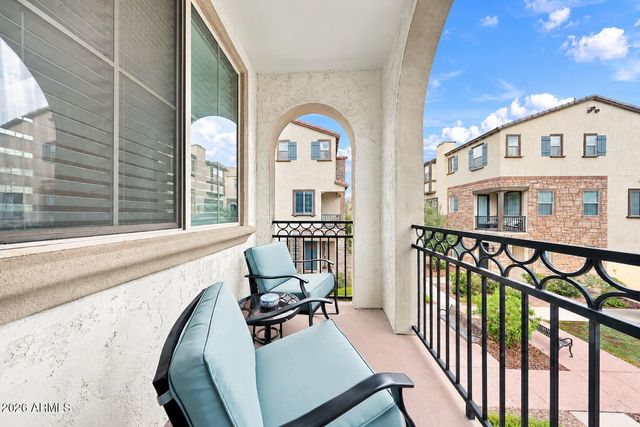 1677 E BRIDGEPORT Parkway, Gilbert, AZ 85295