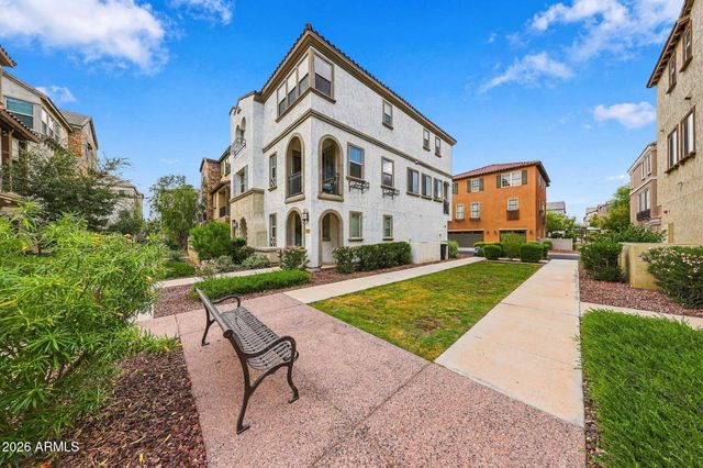 1677 E BRIDGEPORT Parkway, Gilbert, AZ 85295