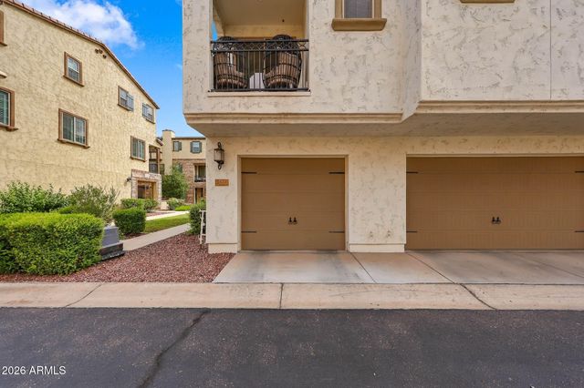 1677 E BRIDGEPORT Parkway, Gilbert, AZ 85295