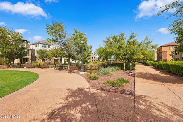 1677 E BRIDGEPORT Parkway, Gilbert, AZ 85295