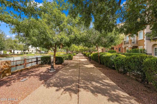 1677 E BRIDGEPORT Parkway, Gilbert, AZ 85295