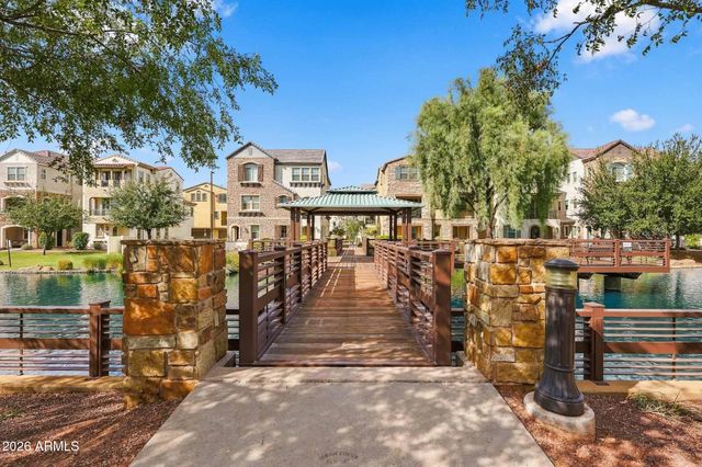 1677 E BRIDGEPORT Parkway, Gilbert, AZ 85295