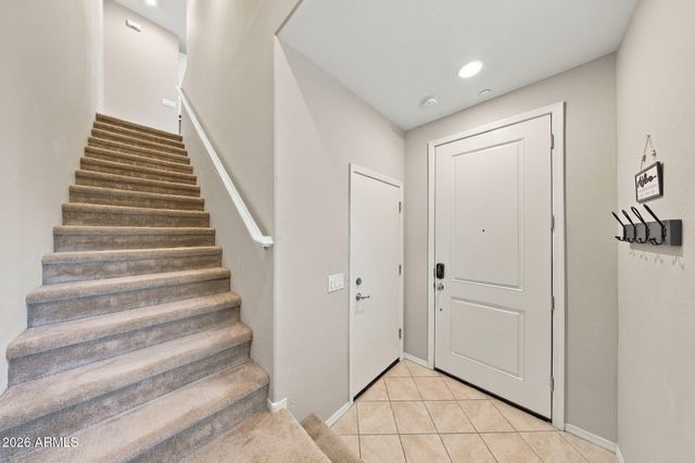 1677 E BRIDGEPORT Parkway, Gilbert, AZ 85295