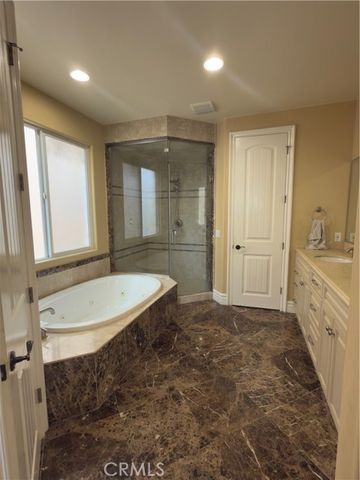 211 Chicago, Huntington Beach, CA 92648
