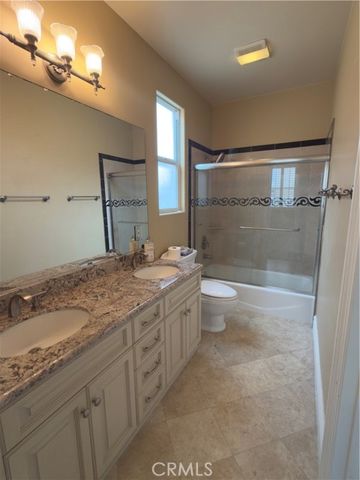 211 Chicago, Huntington Beach, CA 92648