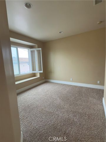 211 Chicago, Huntington Beach, CA 92648